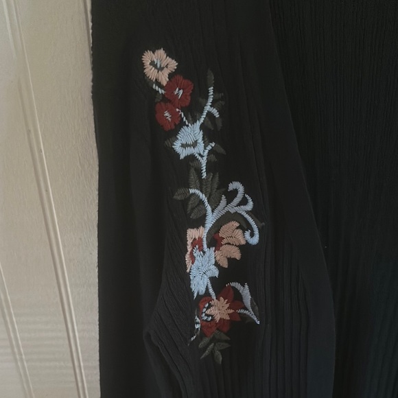 Marled Open Front Black Cardigan with Floral Embroidery sz XL - Picture 7 of 8